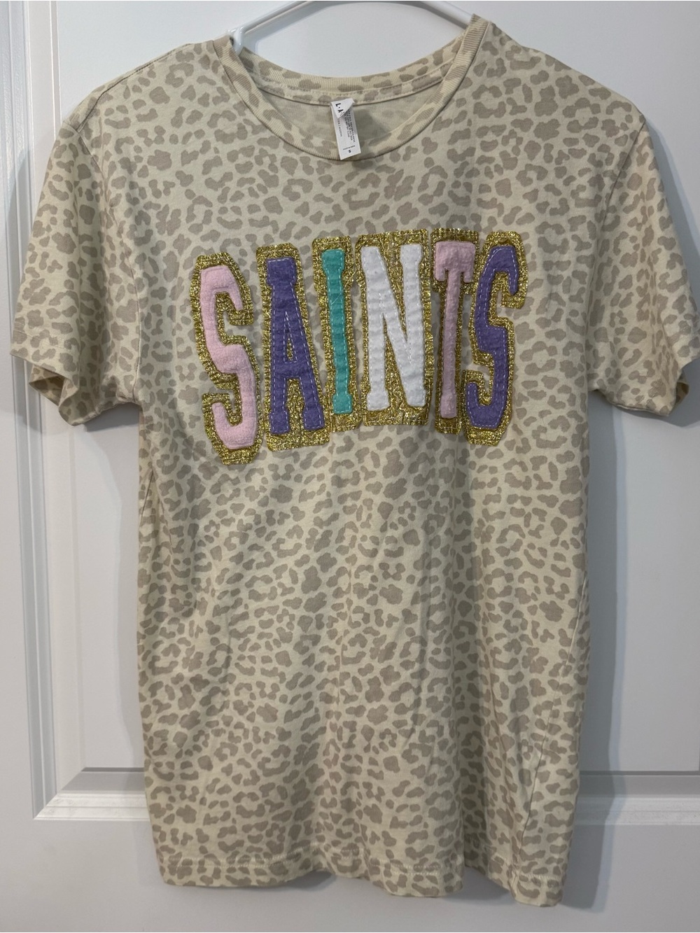 'Saints' Leopard Print Cotton Tee in Beige